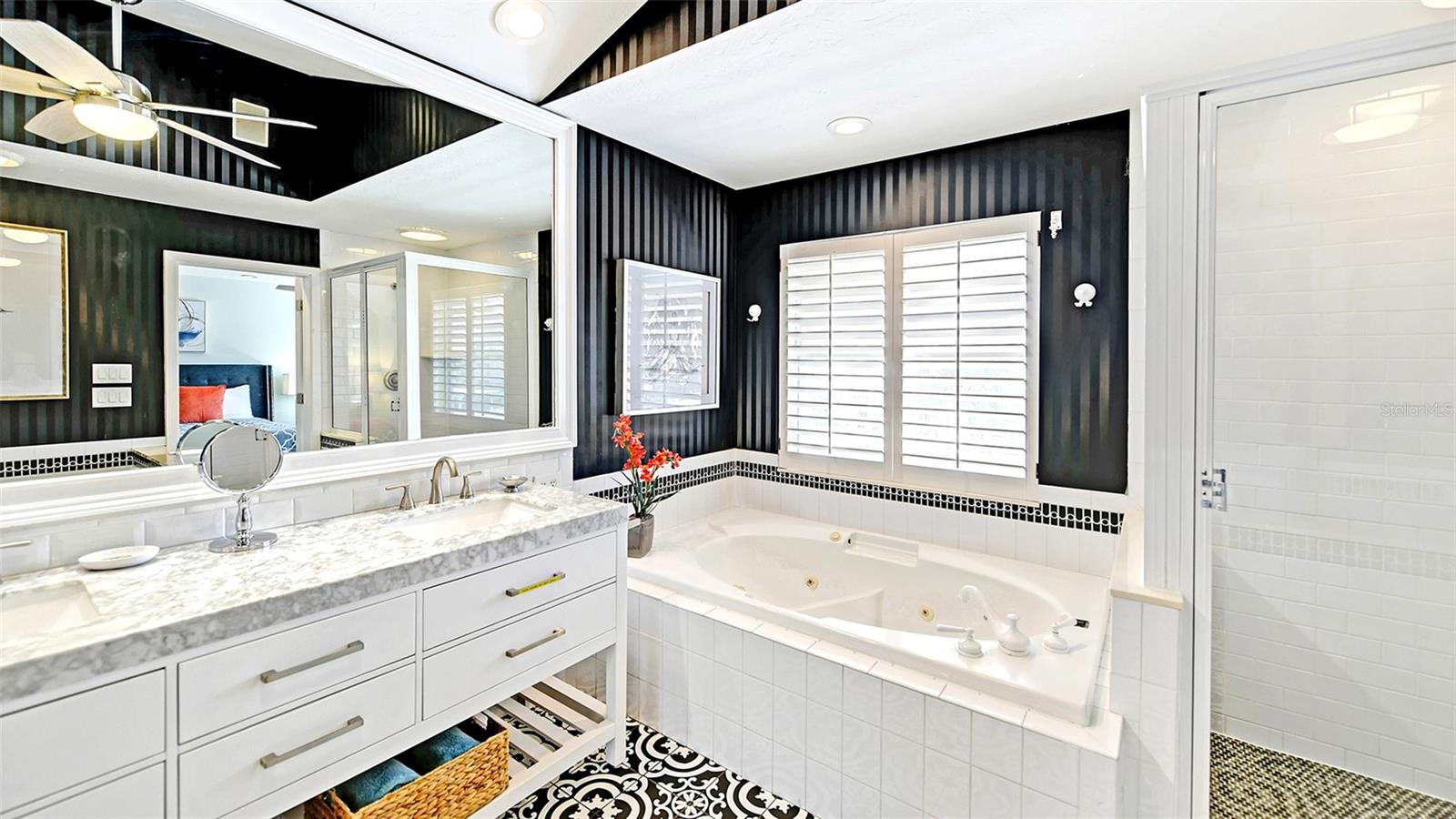 5610 AVENIDA DEL MARE