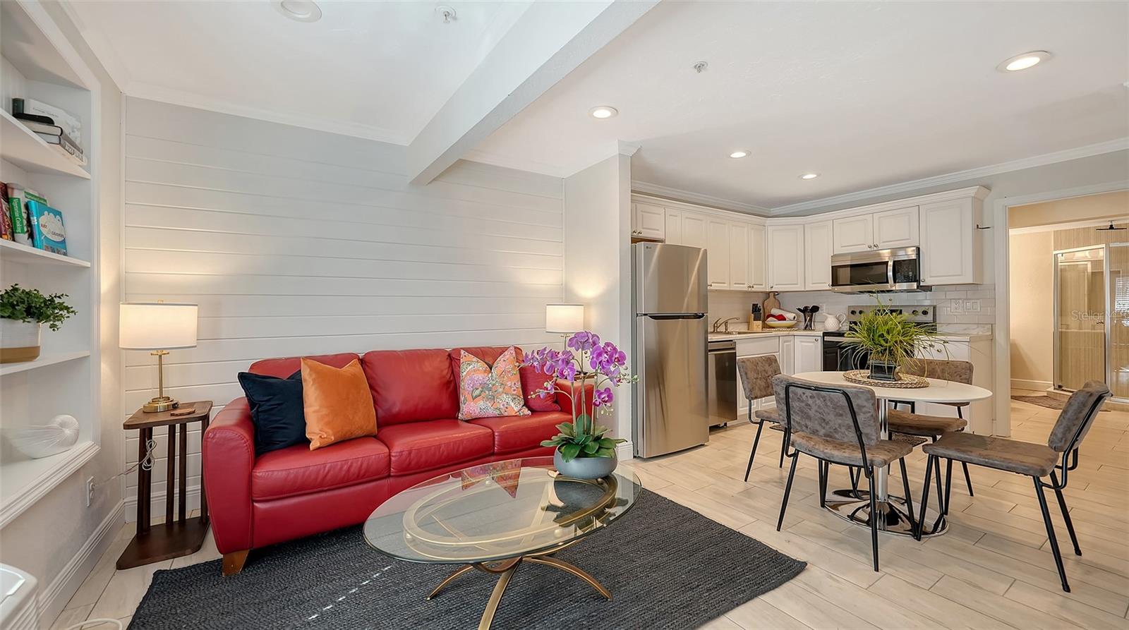 5610 AVENIDA DEL MARE