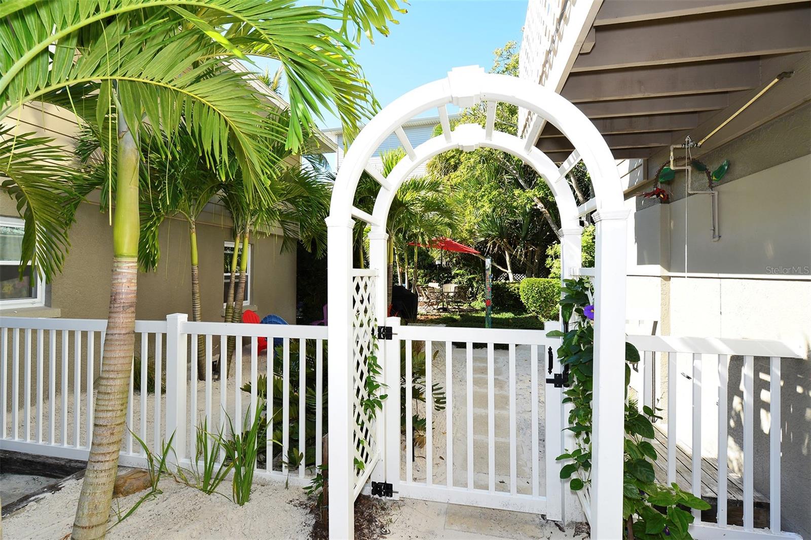 5610 AVENIDA DEL MARE