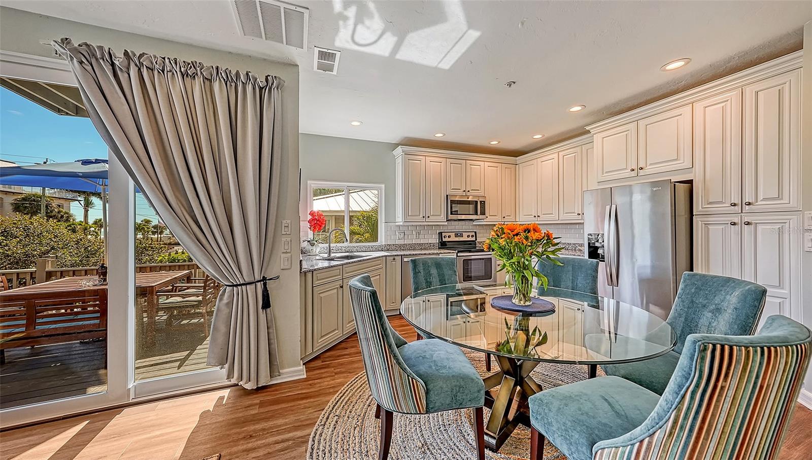 5610 AVENIDA DEL MARE