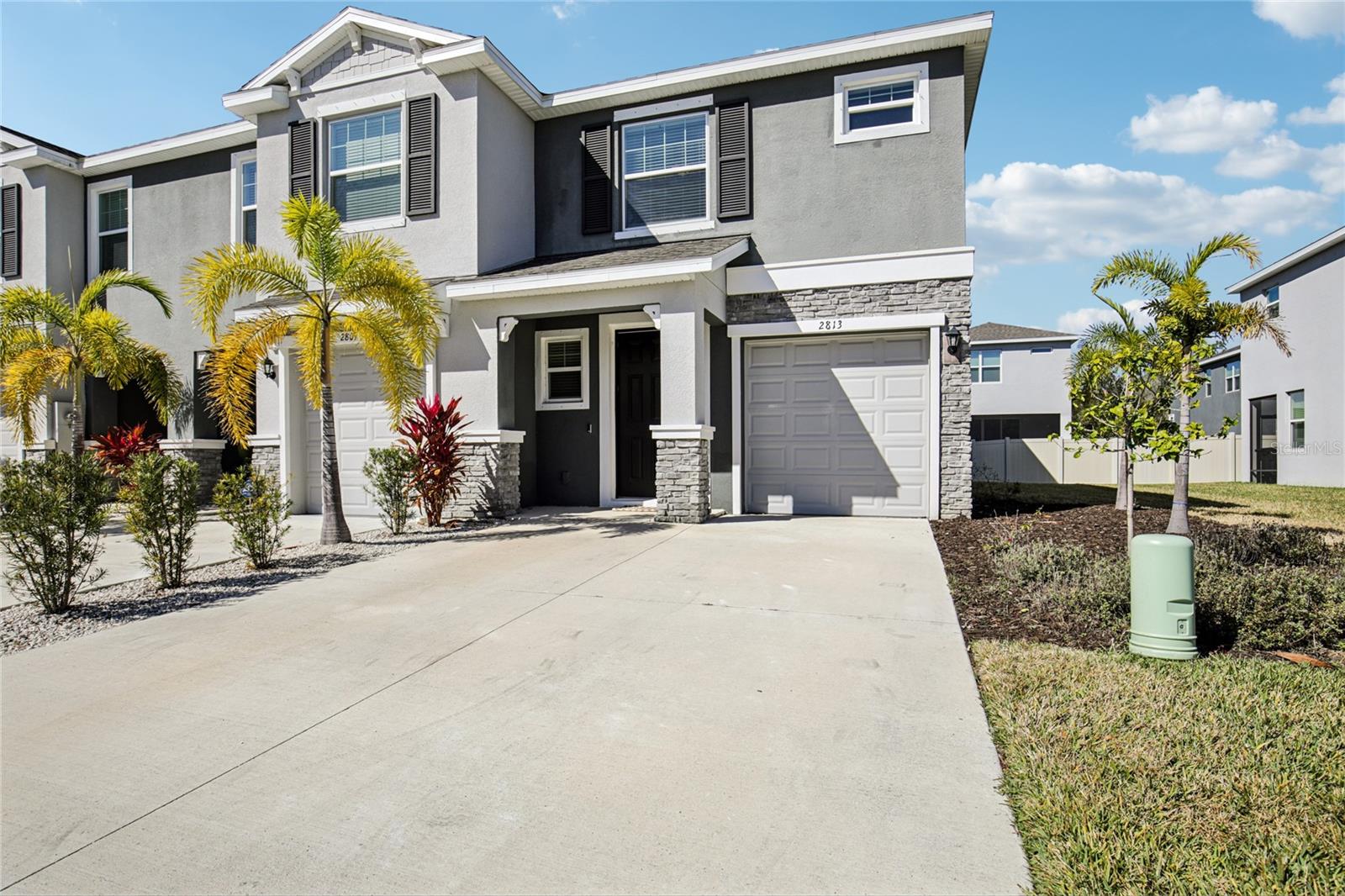 2813 MIDNIGHT PEARL DR