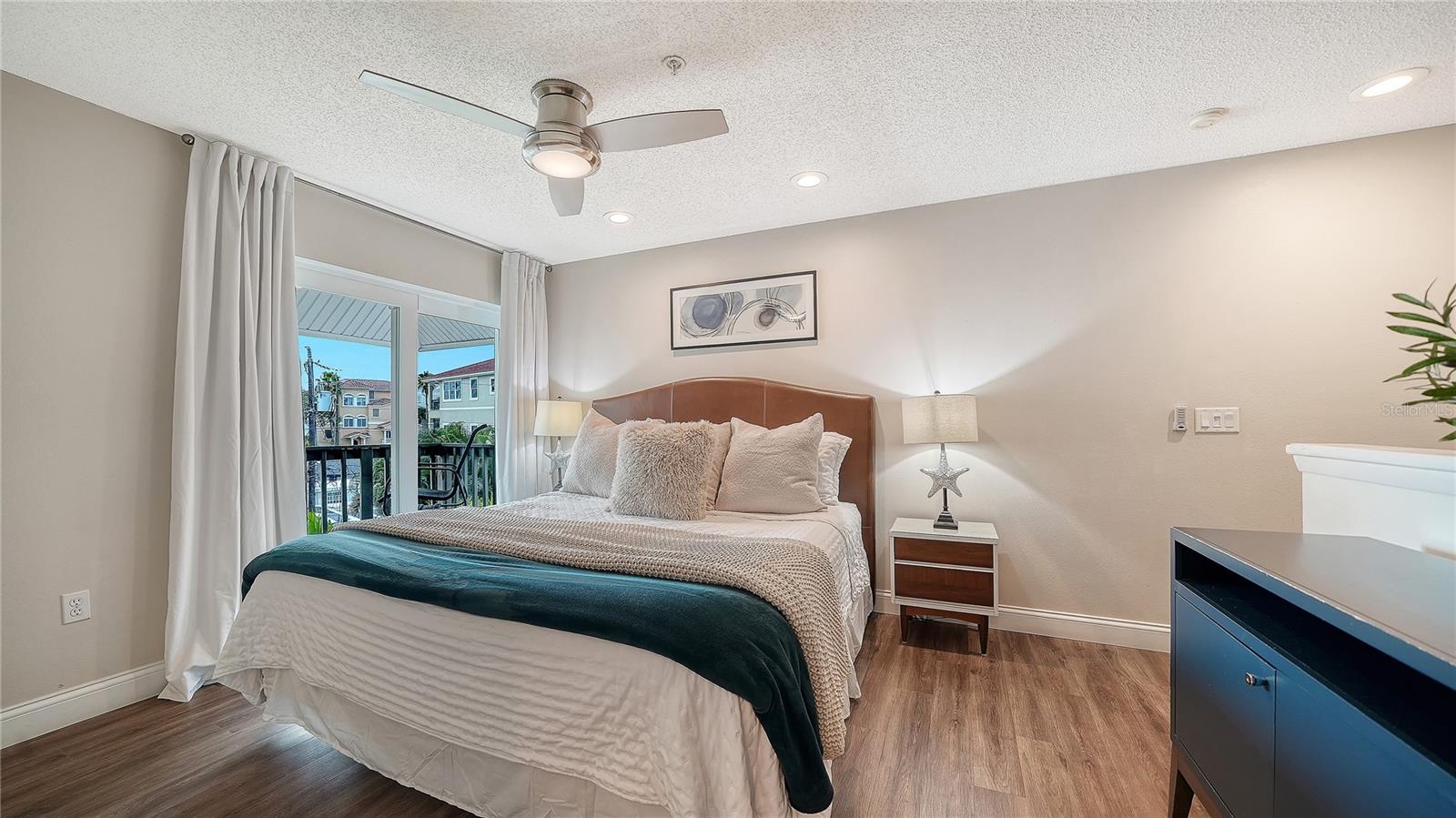 5610 AVENIDA DEL MARE