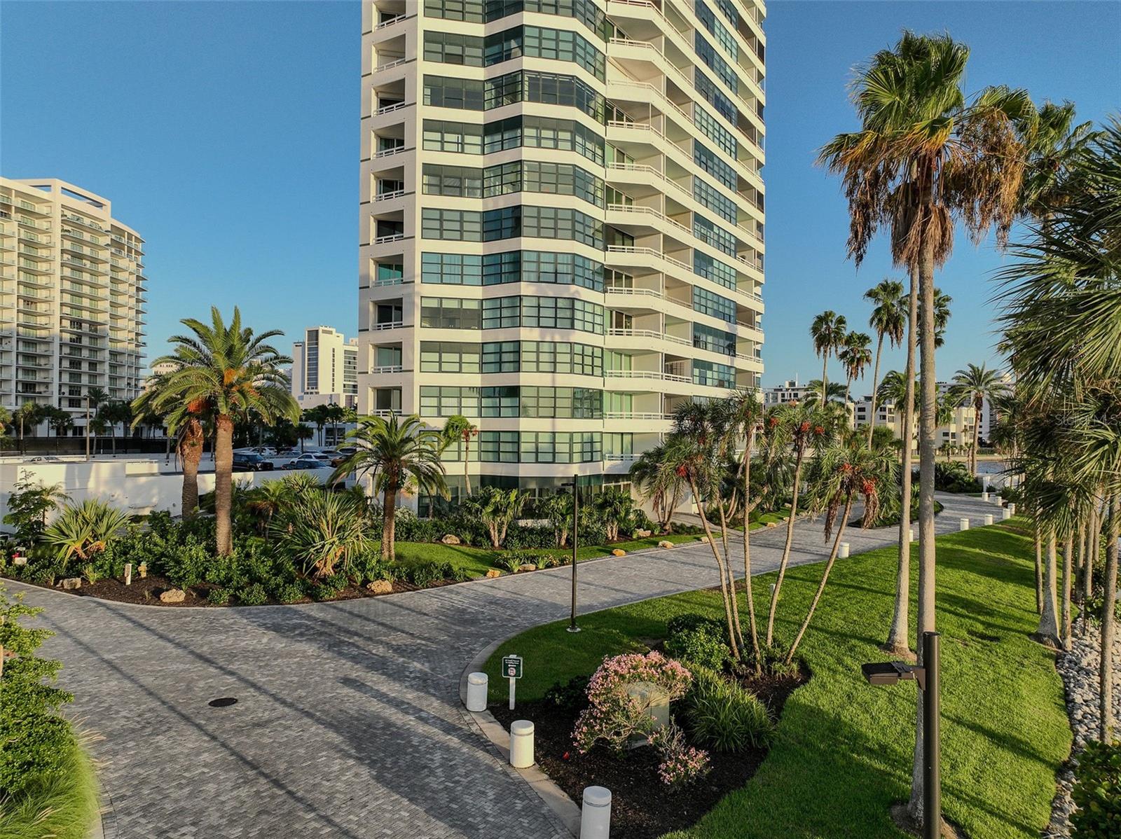 888 BLVD OF THE ARTS #1008