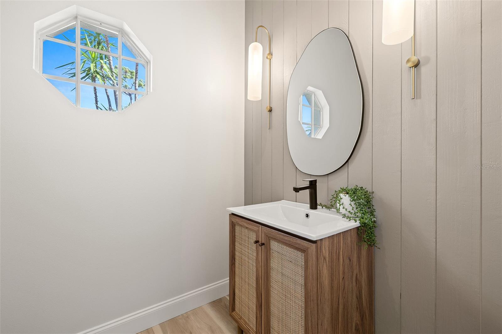 6616 HUNTER COMBE XING