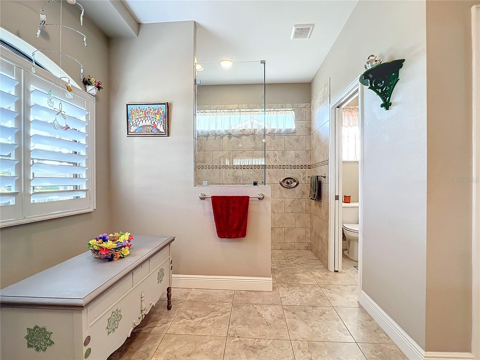 389 EDEN DR