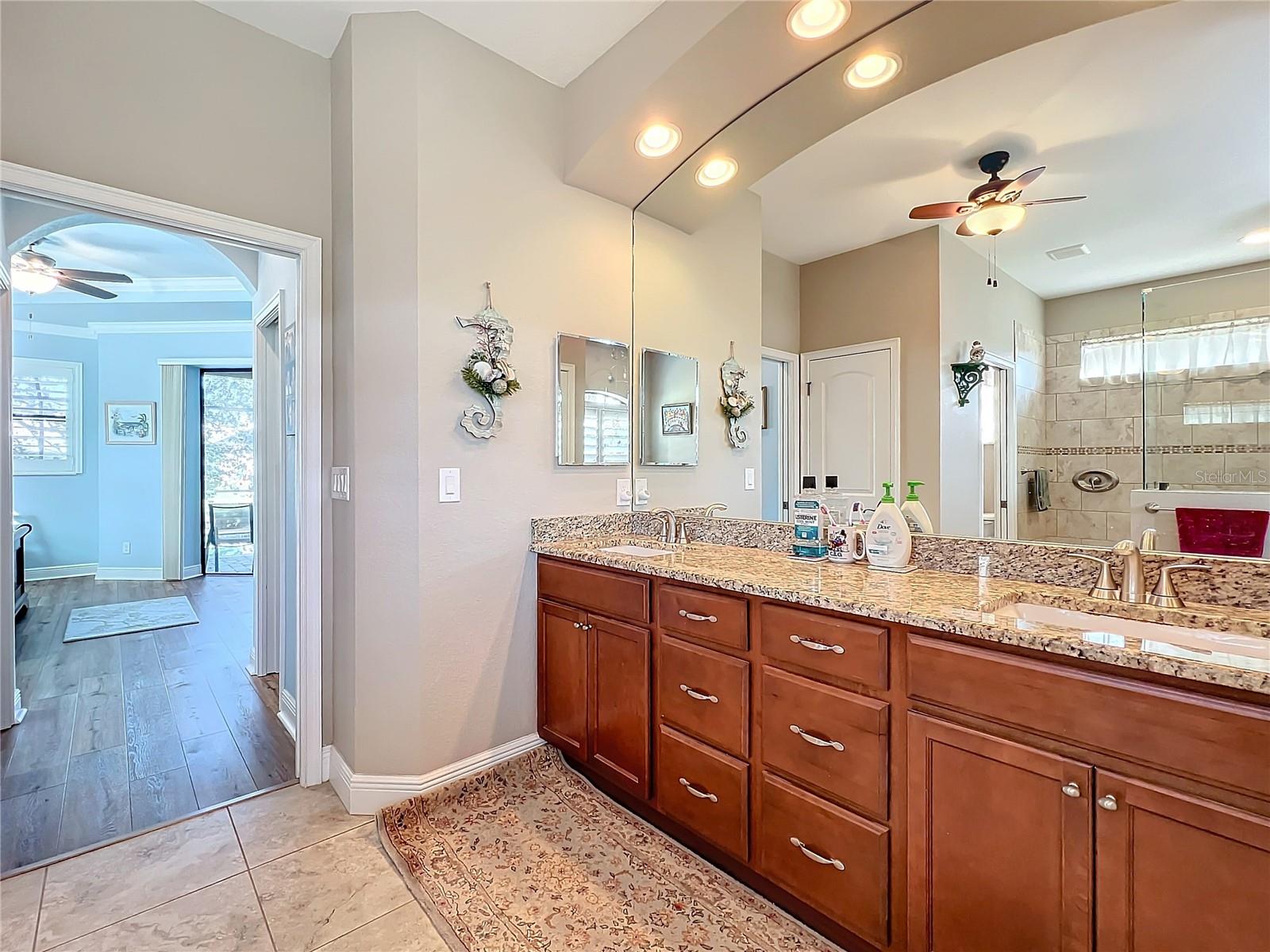 389 EDEN DR