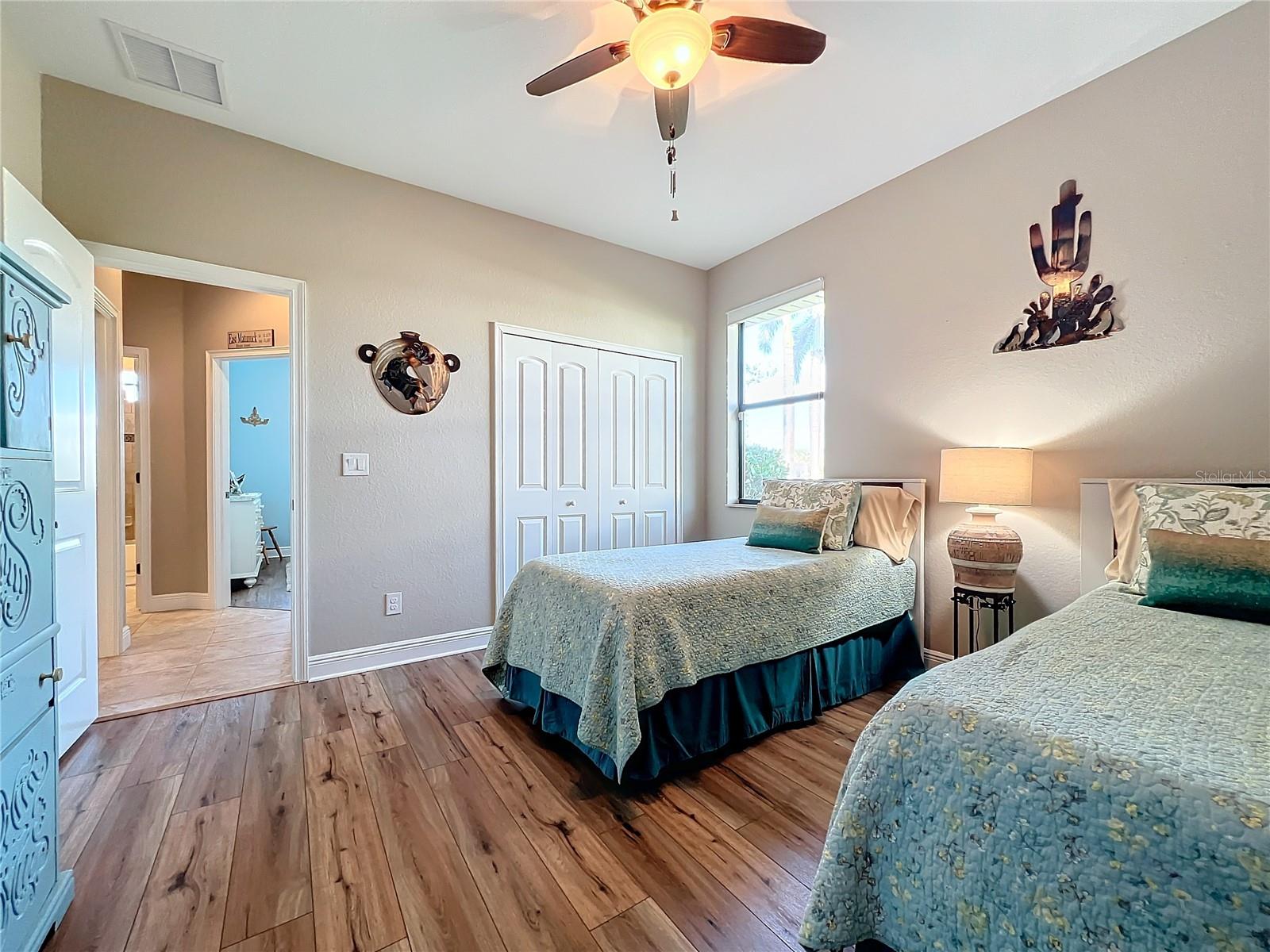 389 EDEN DR