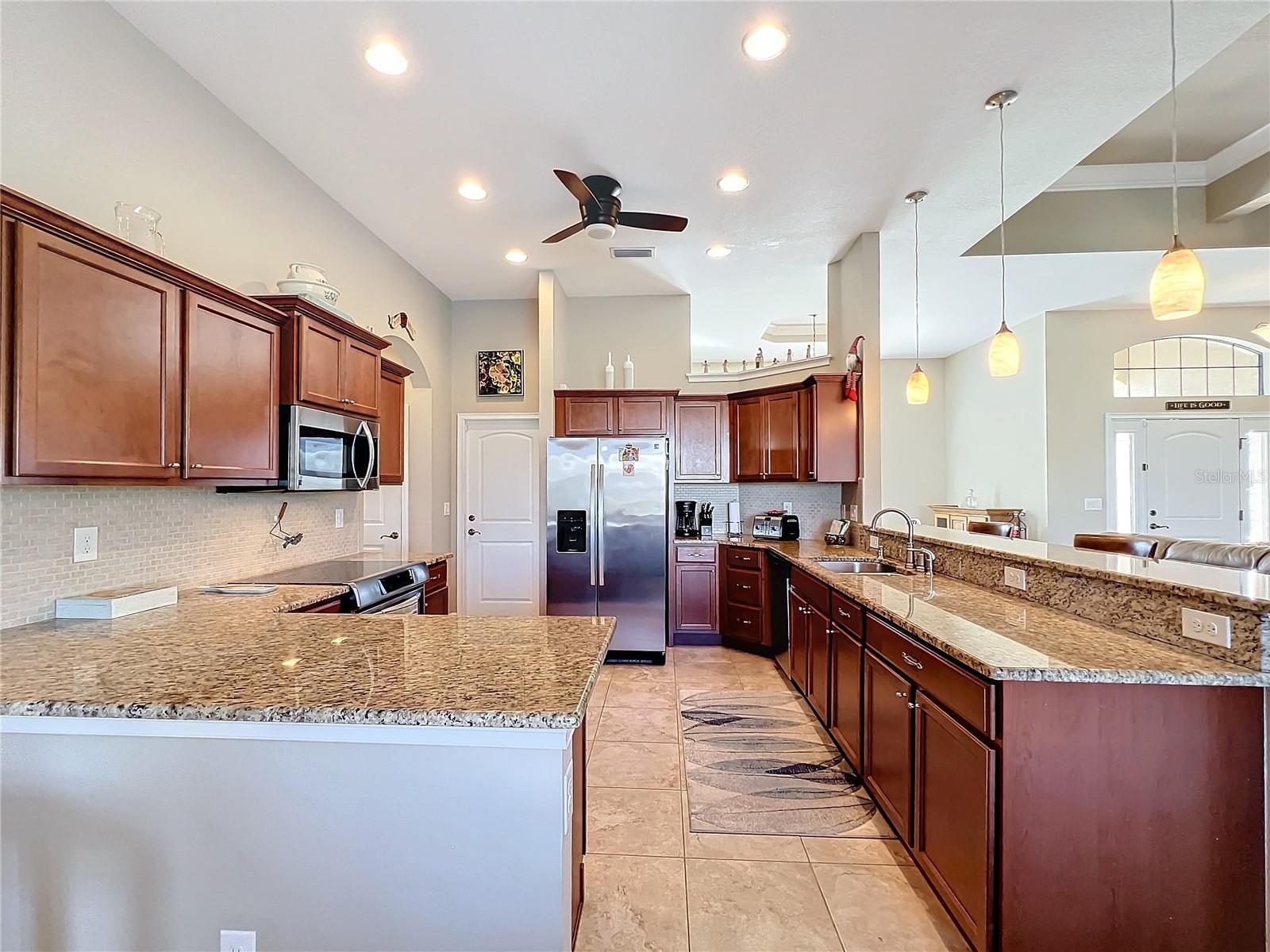389 EDEN DR