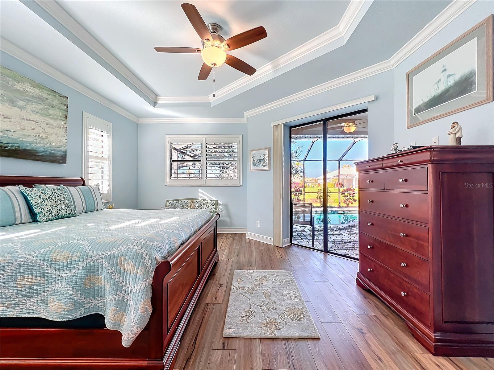 389 EDEN DR