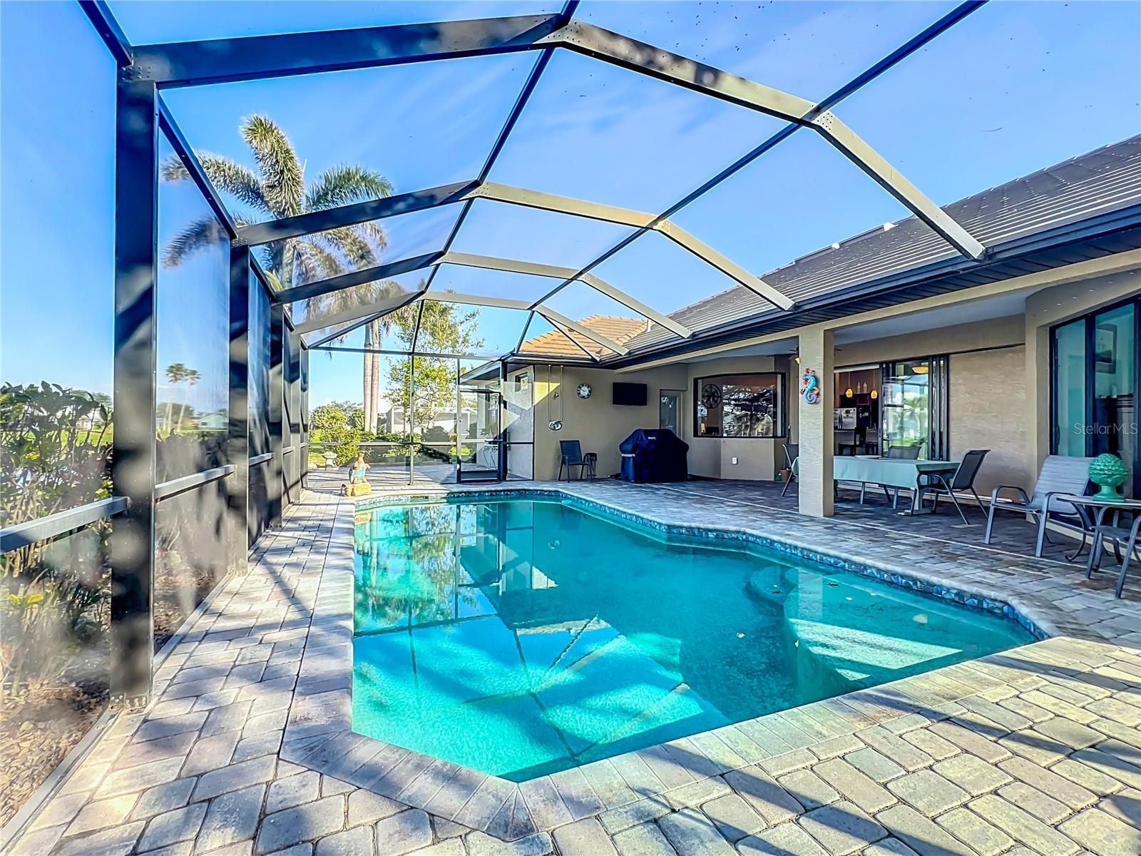 389 EDEN DR