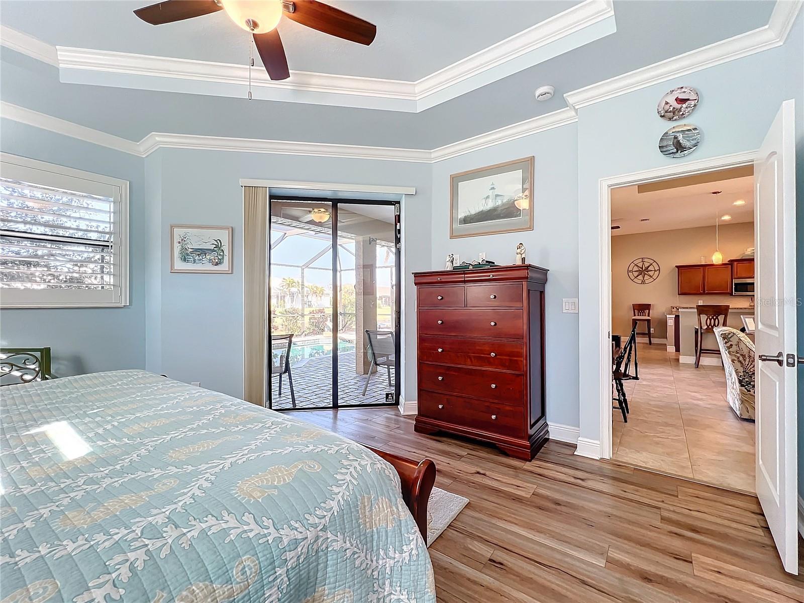 389 EDEN DR