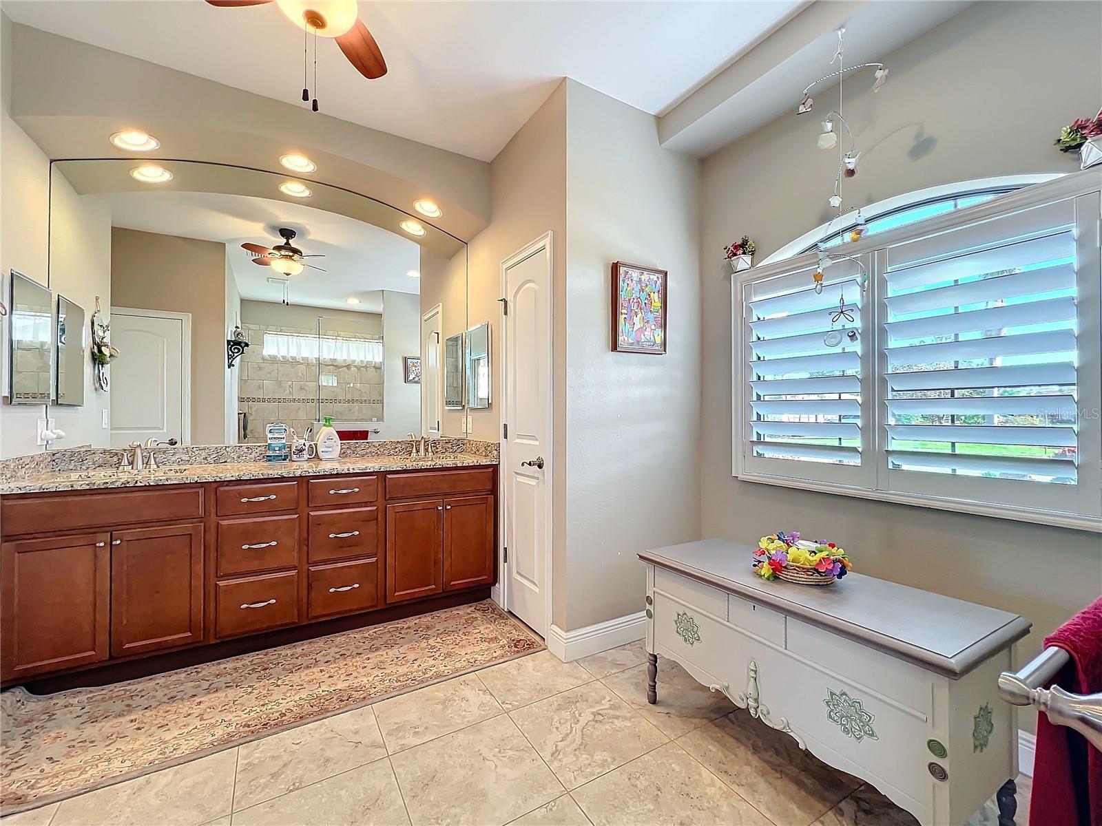 389 EDEN DR