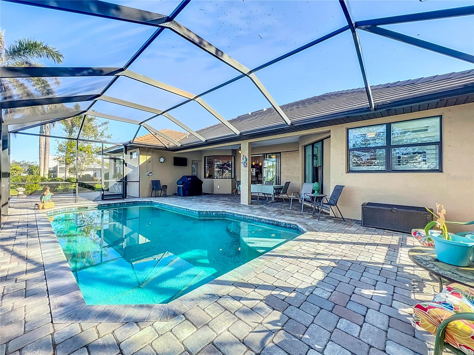 389 EDEN DR
