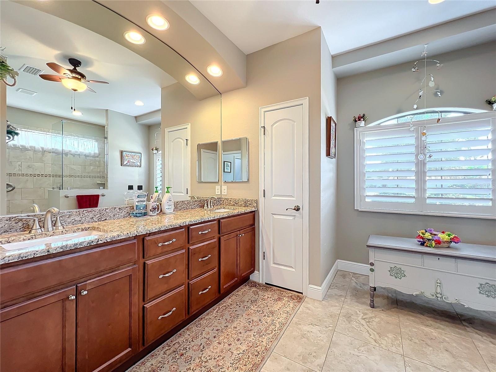 389 EDEN DR