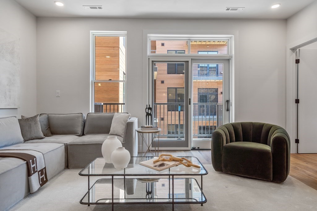 566 Columbus Ave # 303