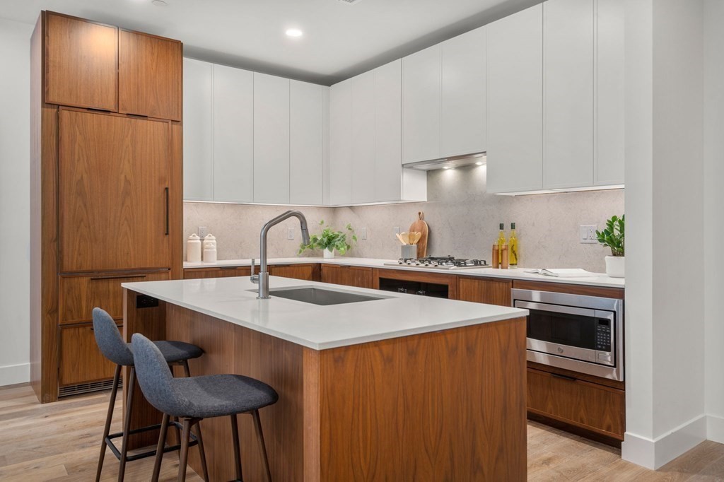 566 Columbus Ave # 303