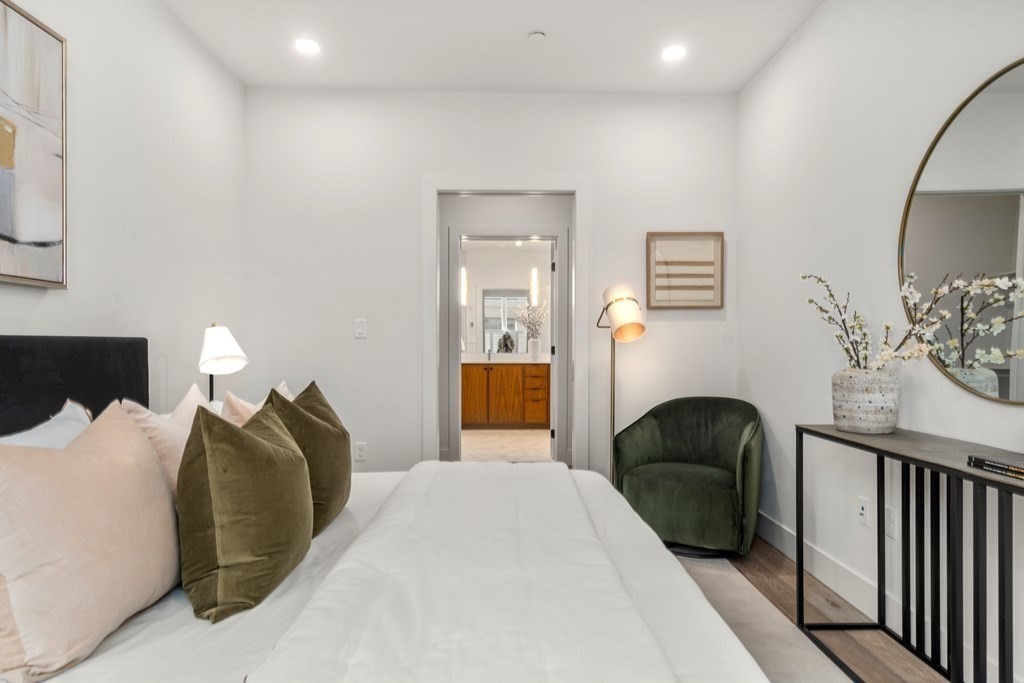 566 Columbus Ave # 303