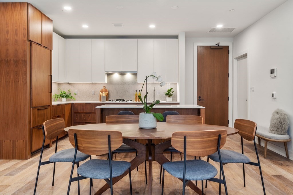 566 Columbus Ave # 303