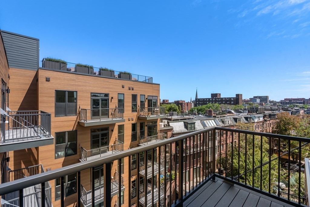 566 Columbus Ave # 303