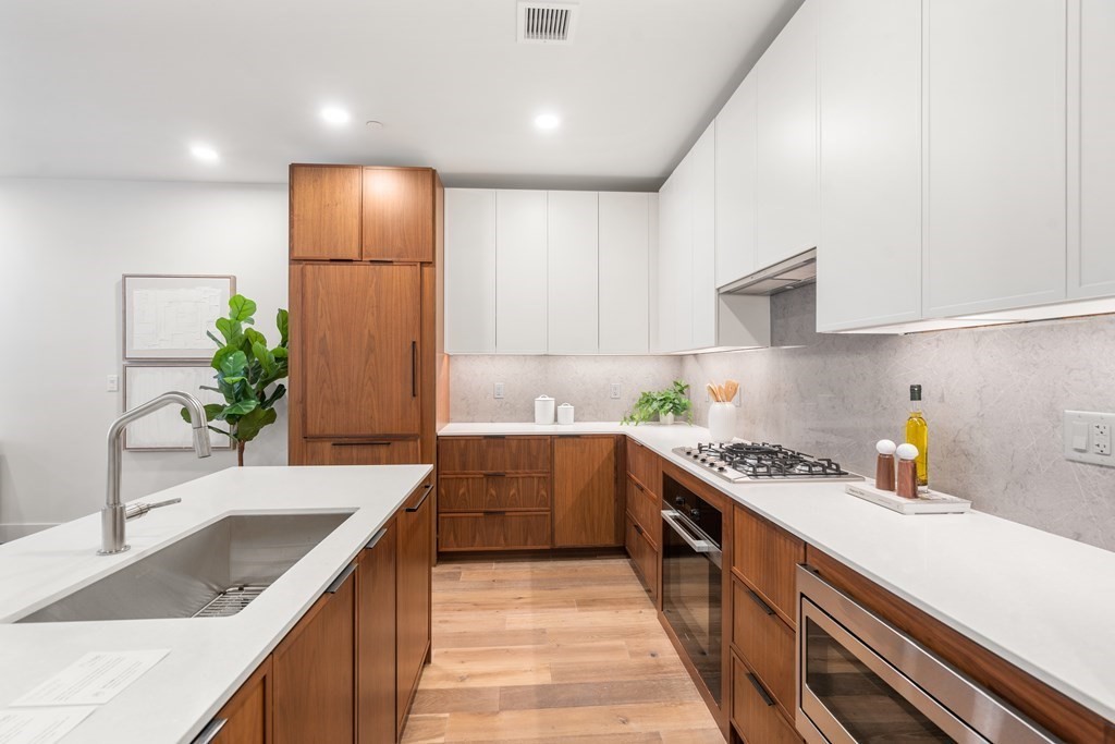 566 Columbus Ave # 301