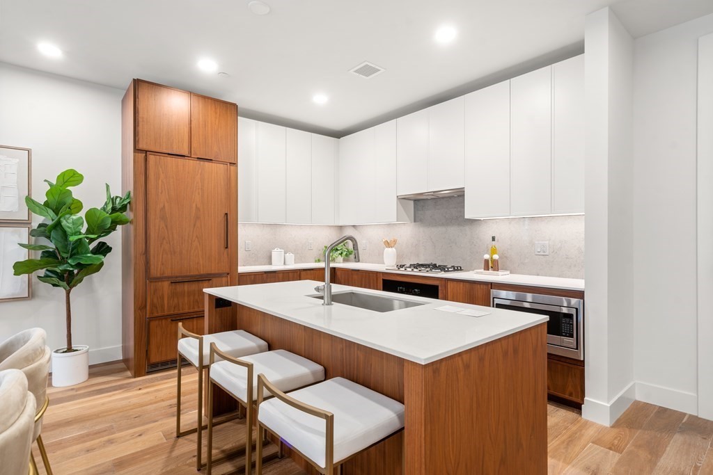 566 Columbus Ave # 301