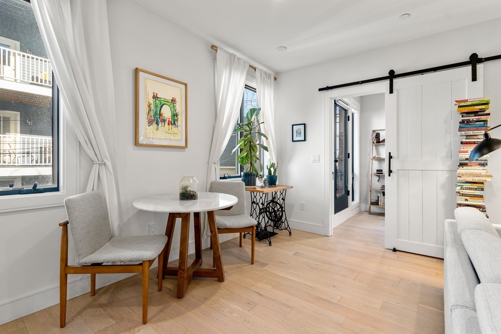 148 W 9th St # 4