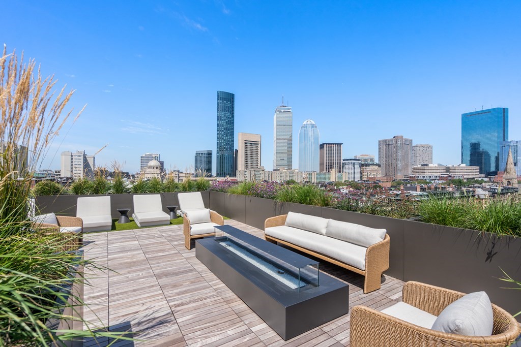 566 Columbus Ave # 404