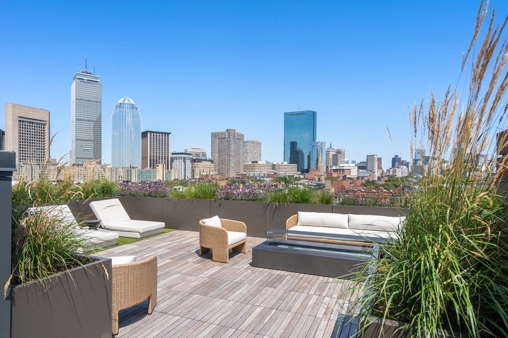 566 Columbus Ave # 404