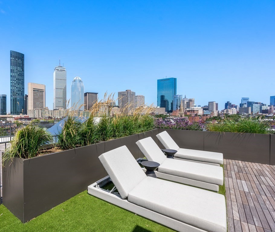 566 Columbus Ave # 404