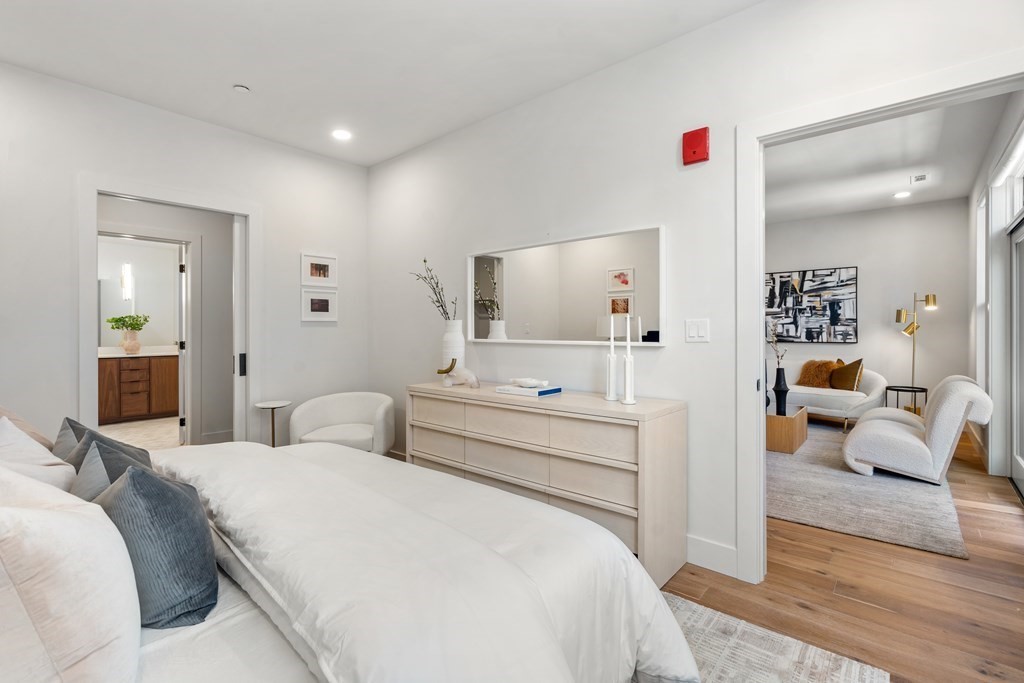 566 Columbus Ave # 404