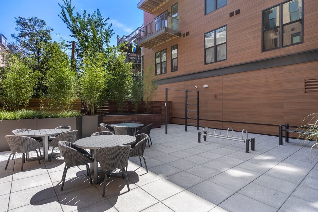 566 Columbus Ave # 404