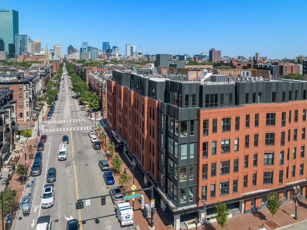 566 Columbus Ave # 404