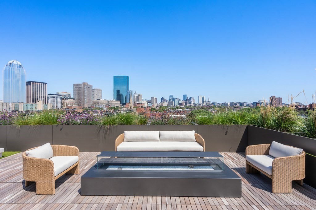 566 Columbus Ave # 413