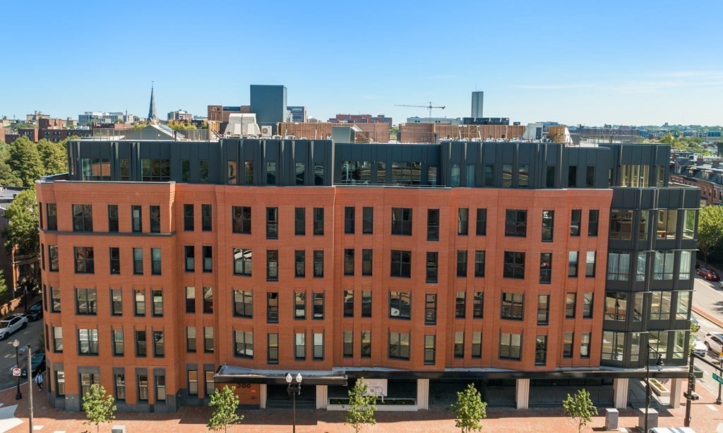 566 Columbus Ave # 413