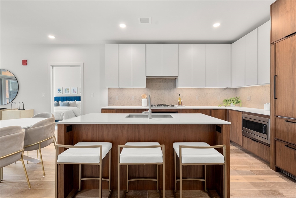 566 Columbus Ave # 309