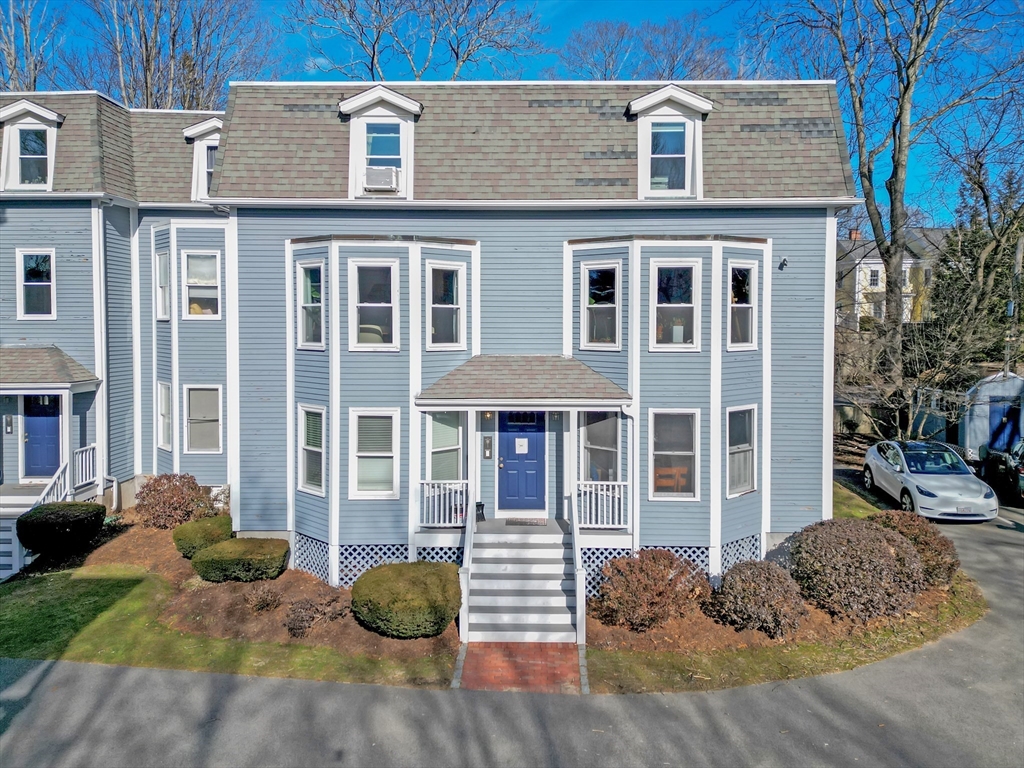 294 Chestnut Ave # 4
