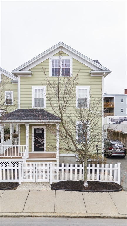 121 E. Cottage Street # 8