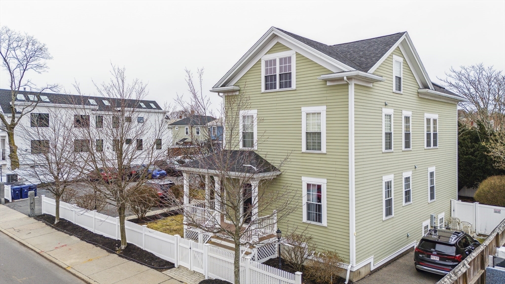 121 E. Cottage Street # 8