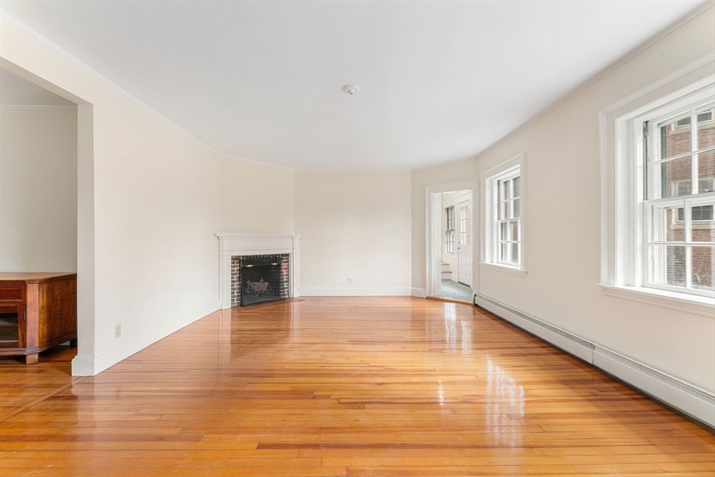86 Buckingham St # 4