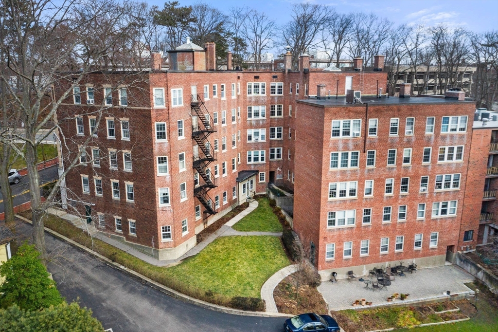 86 Buckingham St # 4
