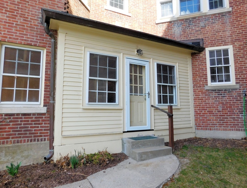86 Buckingham St # 4
