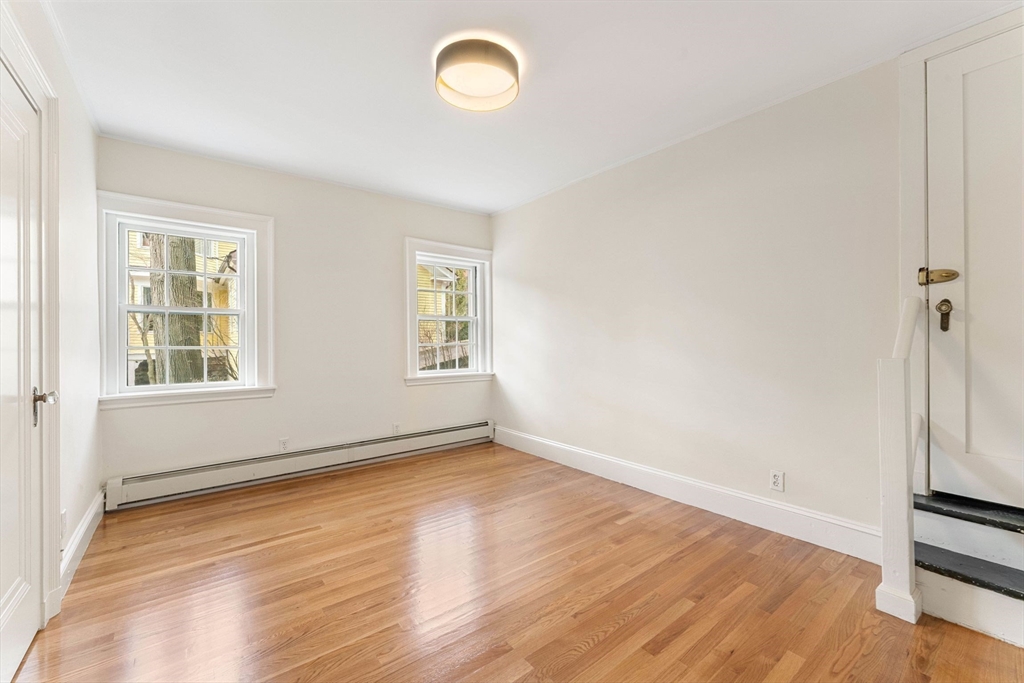 86 Buckingham St # 4