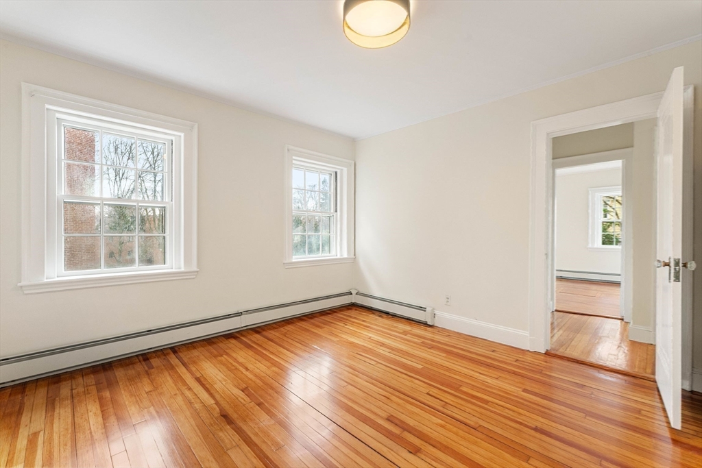 86 Buckingham St # 4