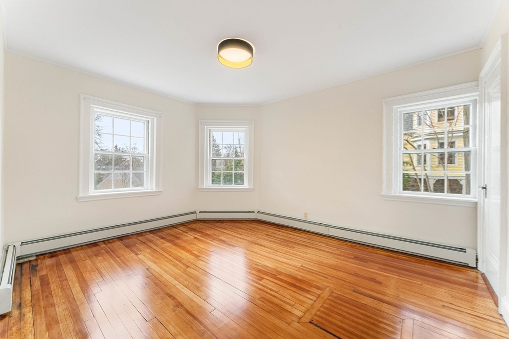 86 Buckingham St # 4