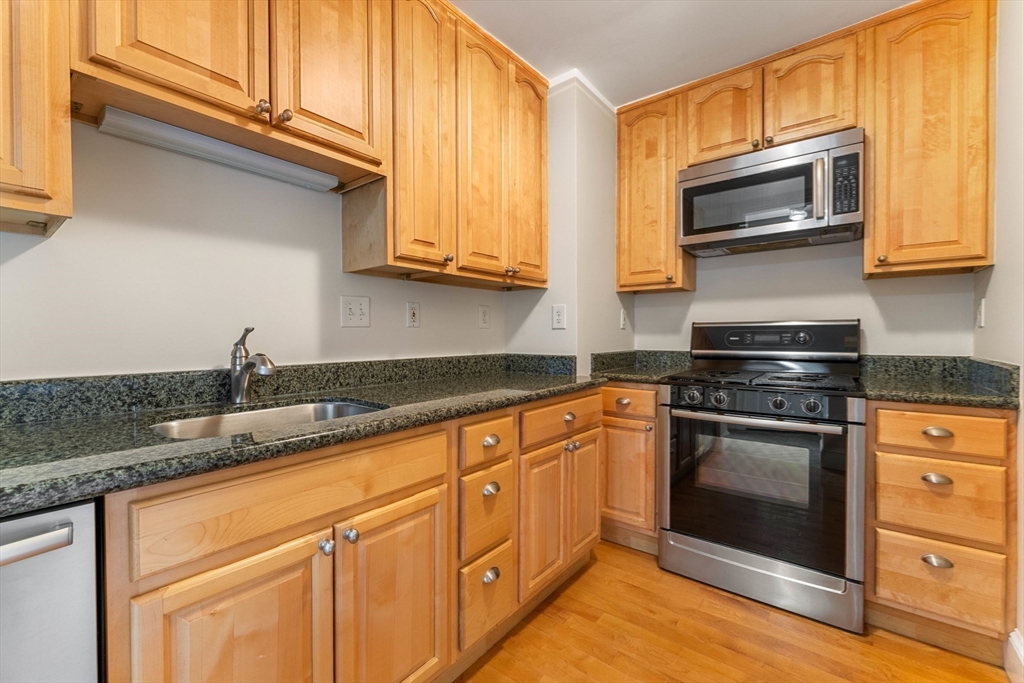 86 Buckingham St # 4