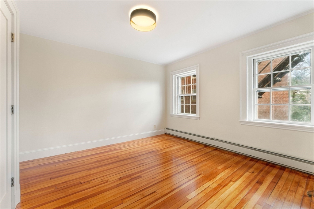86 Buckingham St # 4