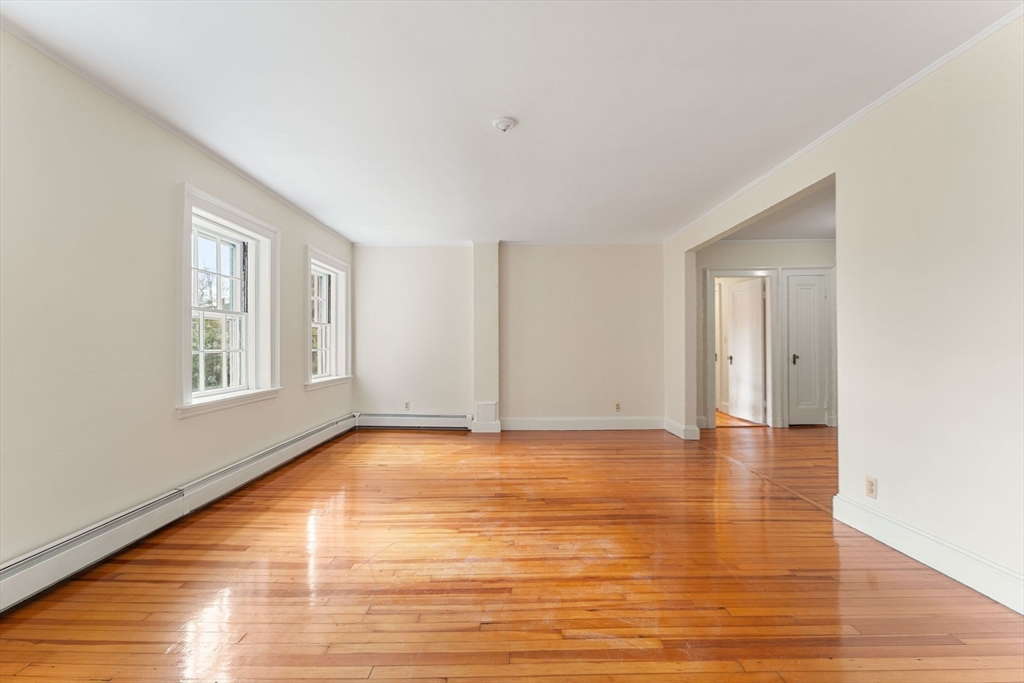 86 Buckingham St # 4