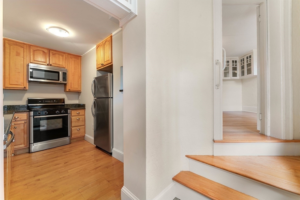 86 Buckingham St # 4