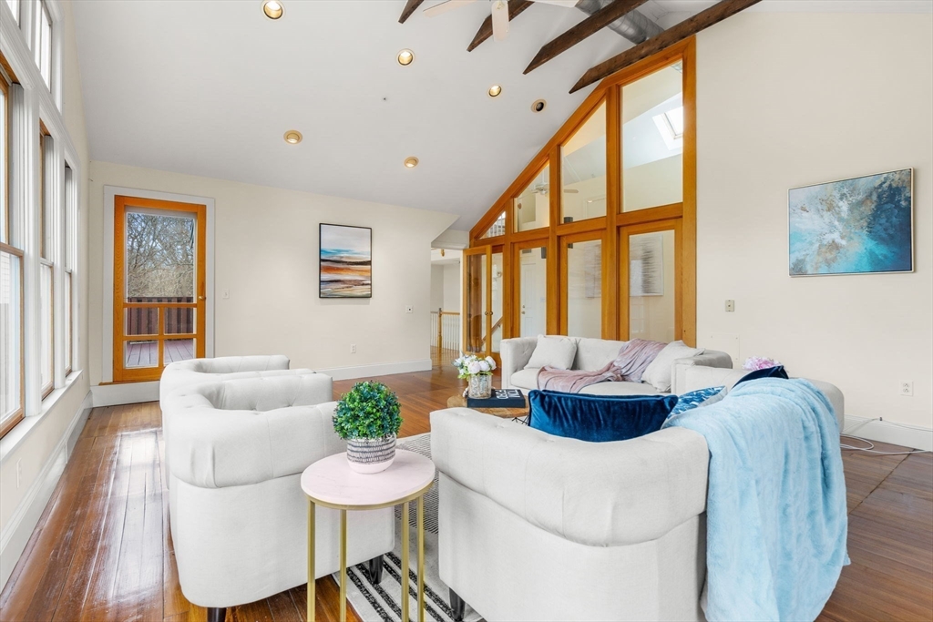 69 Robeson St # 4