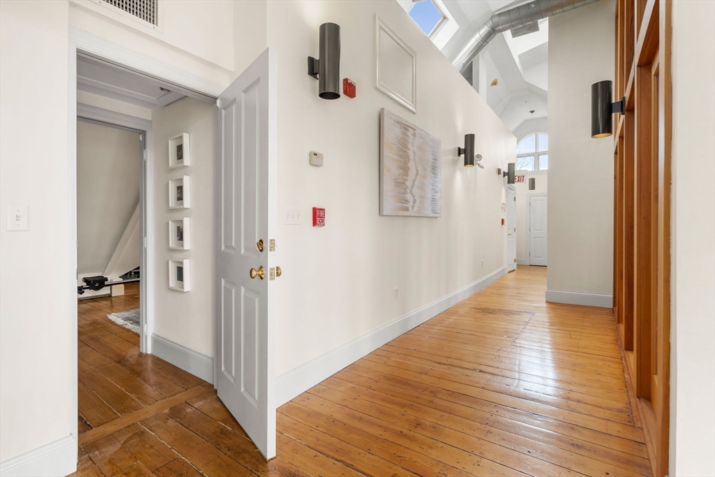 69 Robeson St # 4